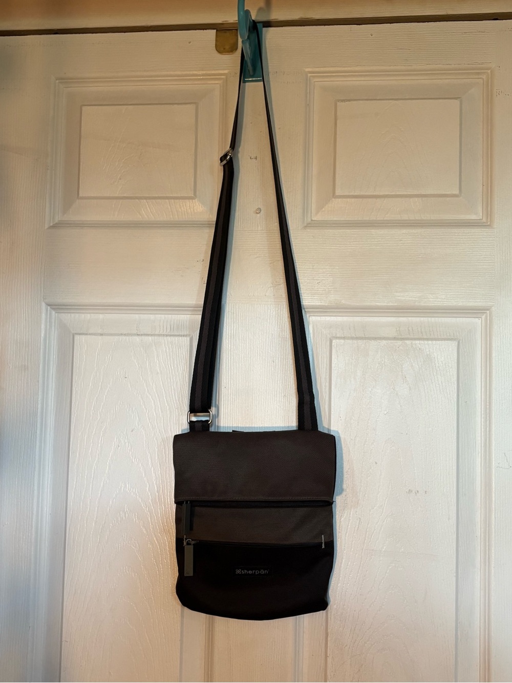 Sherpani Gray and Black Messenger Crossbody Bag
